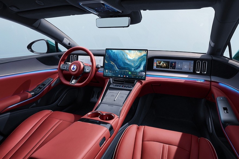 Большой хэтчбек Denza Z9 GT стал мощнее и получил улучшенный салон