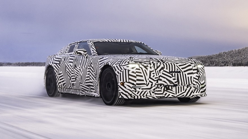 Jaguar GT готовится к премьере: прототип новинки показался в ходе зимних испытаний