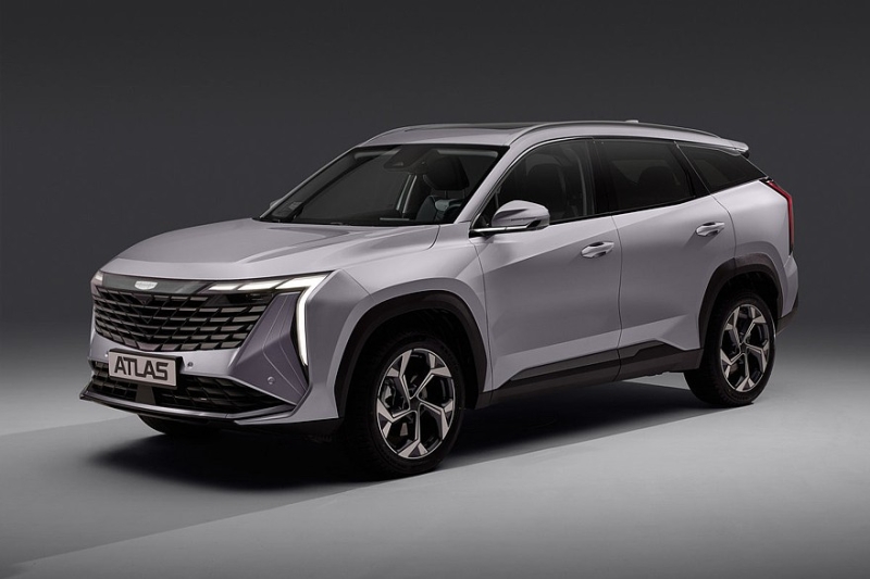 Кроссовер Geely Atlas в России: теперь с двумя моторами на выбор