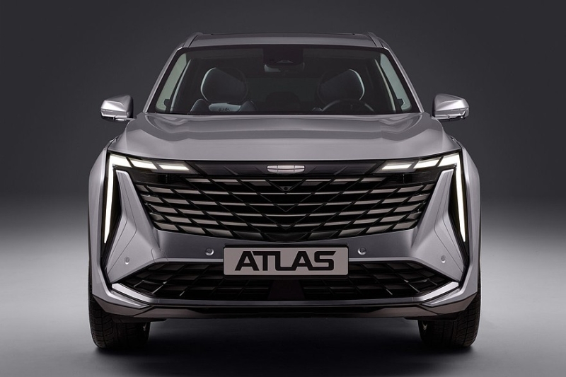 Кроссовер Geely Atlas в России: теперь с двумя моторами на выбор