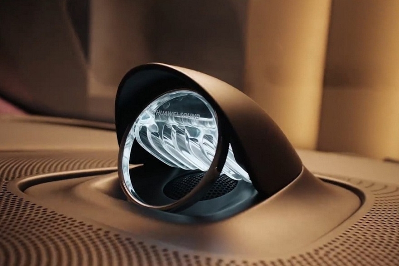 Минивэн Luxeed V9 от Chery и Huawei показал роскошный интерьер