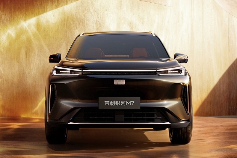 Новый кроссовер Geely Galaxy M7 готовится к старту продаж