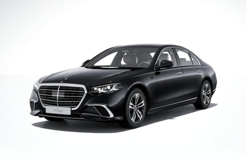 Обновлённый Mercedes-Benz S-Class: смотрим базовую комплектацию с тканевым салоном