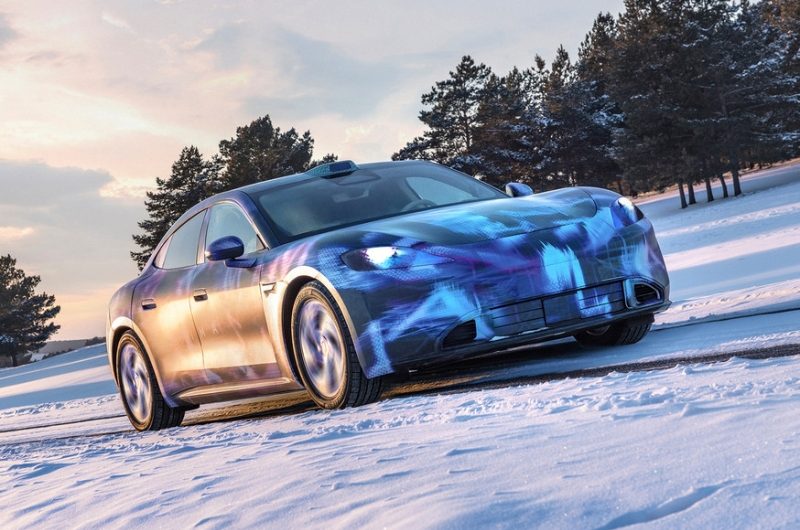 Седан Shangjie Z7 от SAIC и Huawei показали живьём