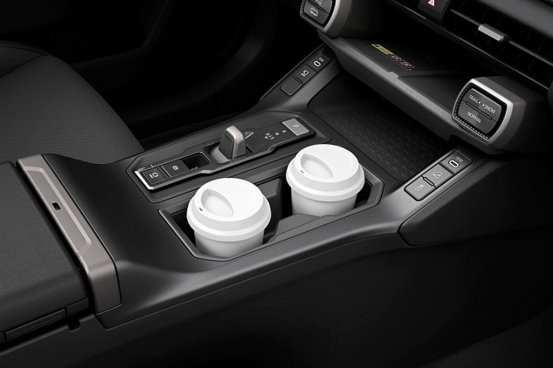 Suzuki Across для Европы сменил поколение: теперь почти стопроцентный клон Toyota RAV4