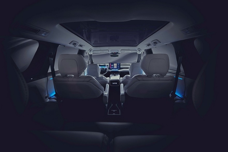 Таинственная новинка Toyota – это трёхрядный кроссовер, премьера – на следующей неделе