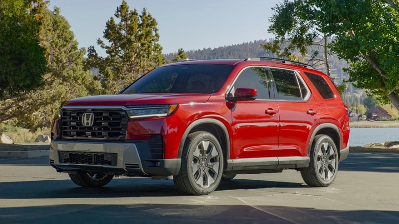 Тойоты в пути: Япония упростит правила ввоза автомобилей американского производства