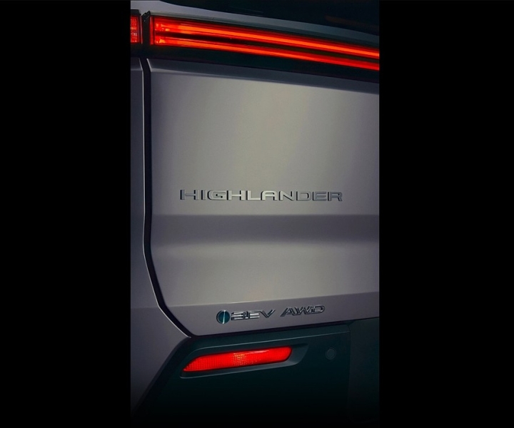 Toyota показала ещё один тизер грядущего SUV и подтвердила, что это следующий Highlander