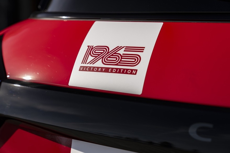 Трёхдверный хэтчбек Mini Cooper обзавёлся спецверсией 1965 Victory Edition