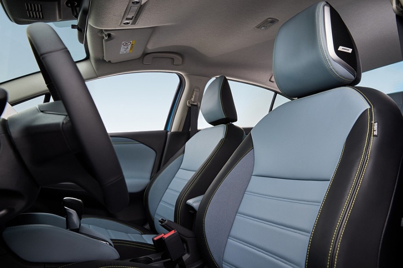 Бюджетный седан Nissan Versa, он же Almera и Sunny: новый имидж и старый мотор