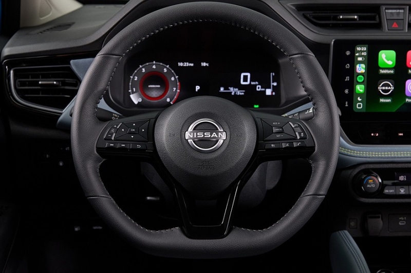 Бюджетный седан Nissan Versa, он же Almera и Sunny: новый имидж и старый мотор