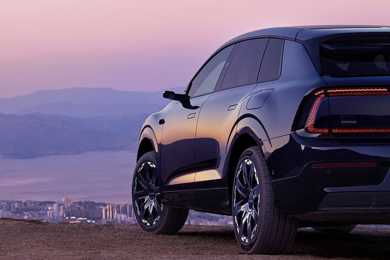 Кроссовер AUDI E7X на подмогу непопулярному универсалу E5: новые фото и подробности