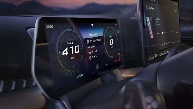 Кроссовер Cupra Tavascan получил новую стартовую версию и заметные изменения в салоне