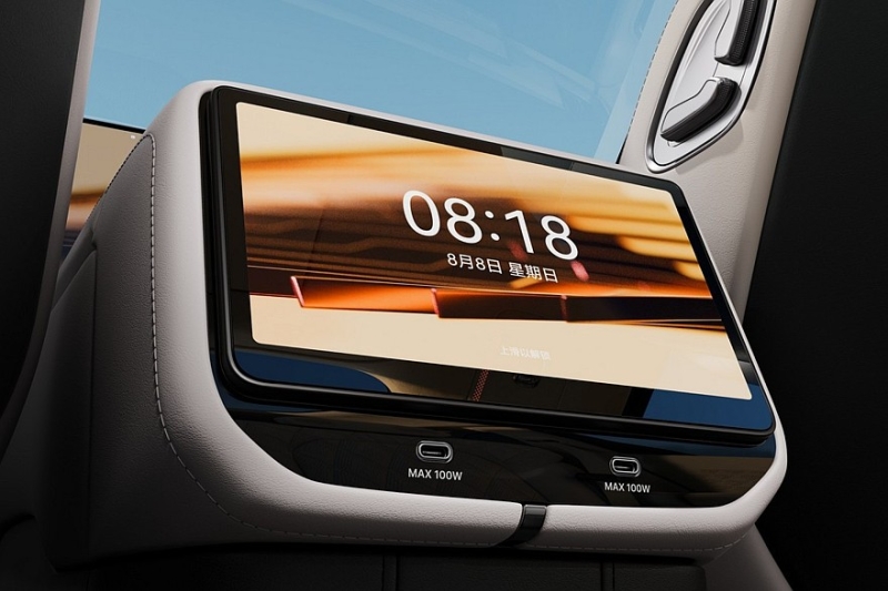 Кроссовер Zeekr 8X начинает карьеру с ажиотажного спроса