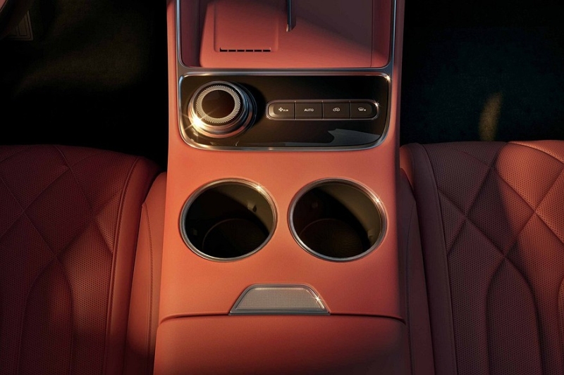 Купеобразный кроссовер Geely Atlas REV выходит на рынок