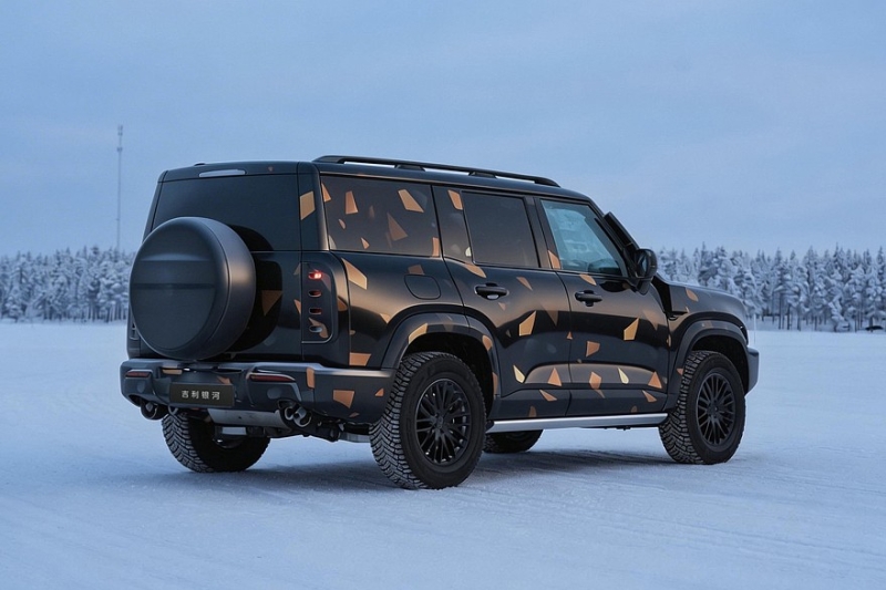 Линейку Geely пополнит брутальный кроссовер: официальные фото