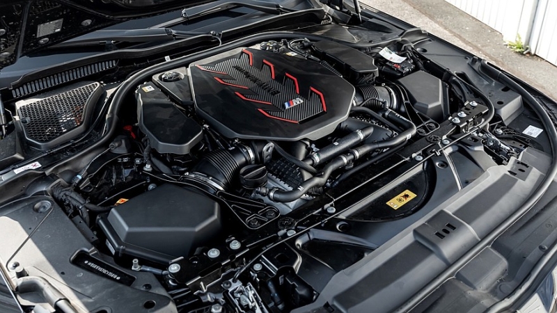 Manhart MH5 900E Touring: мощный «утюг», рождённый обижать суперкары