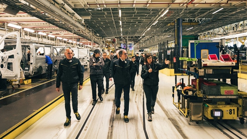 Новый план развития Renault Group: 36 новинок до 2030 года и урезание расходов везде