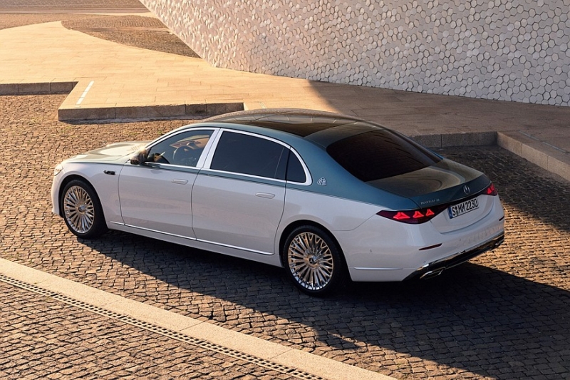 Обновлённый Mercedes-Maybach S-Class: в Европе без V12, решётка крупнее, подсветка богаче