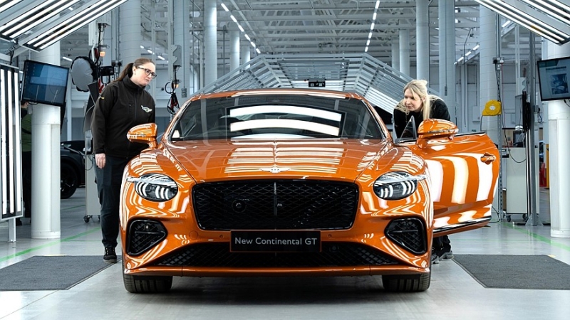 Первый электромобиль Bentley будет и последним: другие &laquo;электрички&raquo; отменены