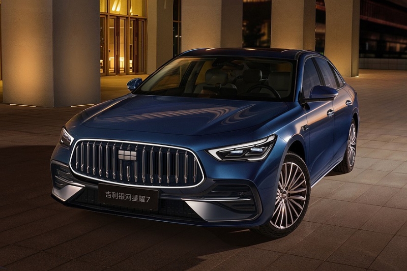 Полноприводный седан Geely Galaxy Starshine 7: новые фото и подробности