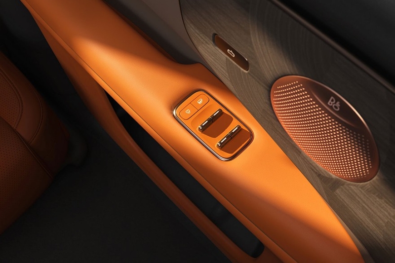 SAIC подхватил моду на &laquo;клонирование&raquo; флагманов: представлен кроссовер IM LS8