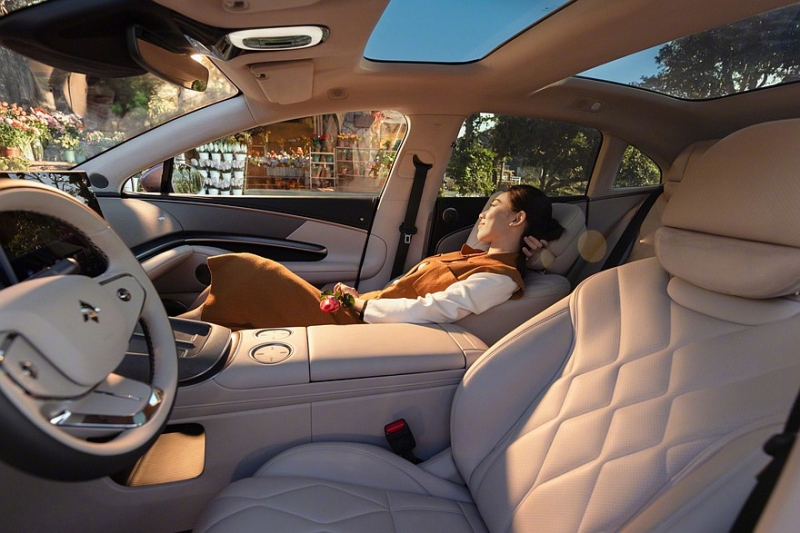 Седан Hyptec A800 от GAC выходит на рынок: необычное решение в салоне, полный привод и скидки