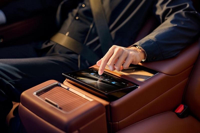 Седан Hyptec A800 от GAC выходит на рынок: необычное решение в салоне, полный привод и скидки