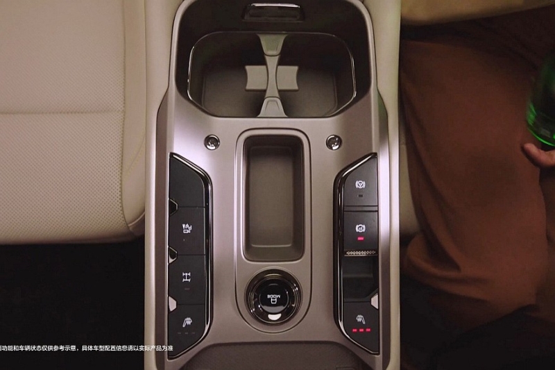 Удлинённый кроссовер Haval Raptor Plus: показан интерьер