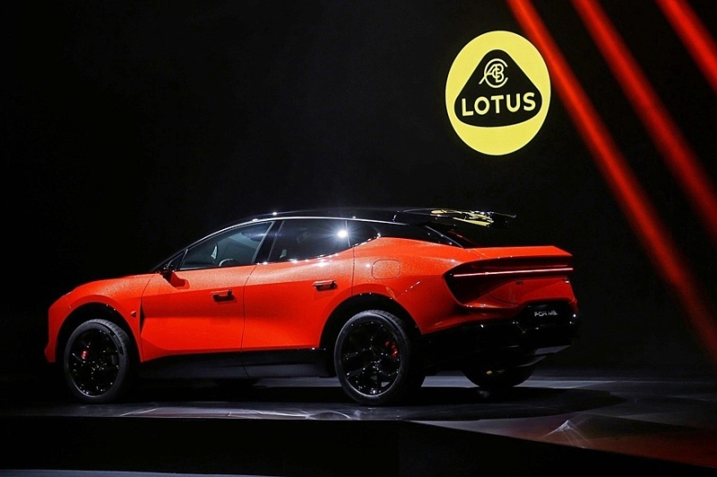 В Китае представлен plug-in гибридный кроссовер Lotus For Me с техникой от Zeekr