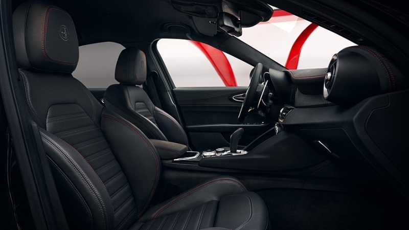 Alfa Romeo обновила актуальные седан Giulia и кроссовер Stelvio