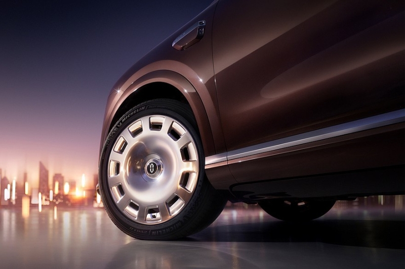 Анонсирован обновлённый флагманский кроссовер Aito M9: больше, мощнее и умнее