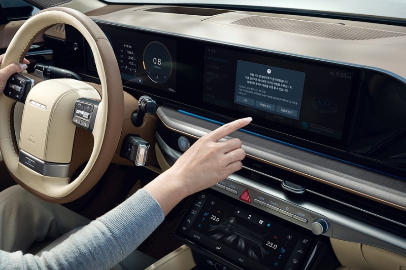 Флагманский седан Hyundai Grandeur получил новый салон после рестайлинга