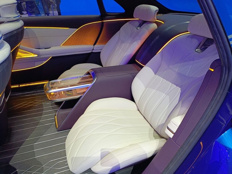 Geely показала концепт, демонстрирующий развитие дизайна люксового семейства Galaxy