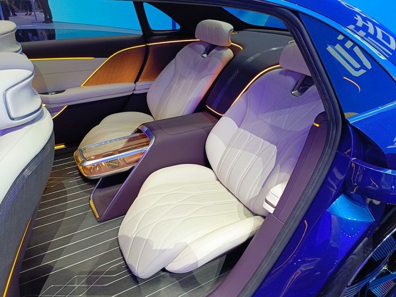 Geely показала концепт, демонстрирующий развитие дизайна люксового семейства Galaxy