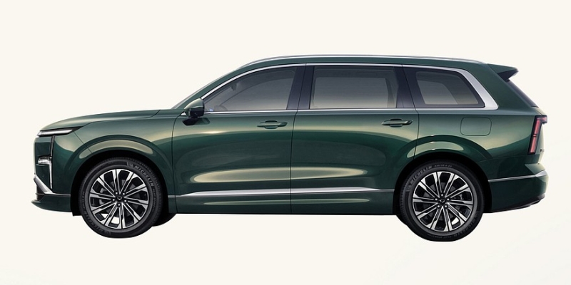 GM и SAIC готовят к премьере большой кроссовер Wuling Starlight L в новом стиле