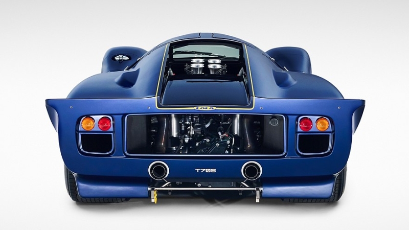 Гоночная легенда 1960-х Lola T70 возродилась в виде крутого заводского рестомода