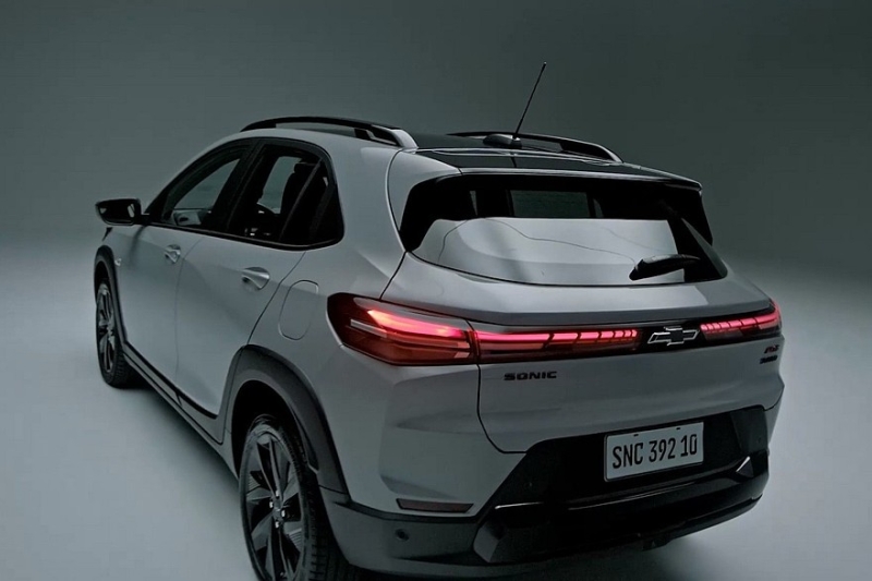 Кроссовер Chevrolet Sonic: полноценные официальные фото