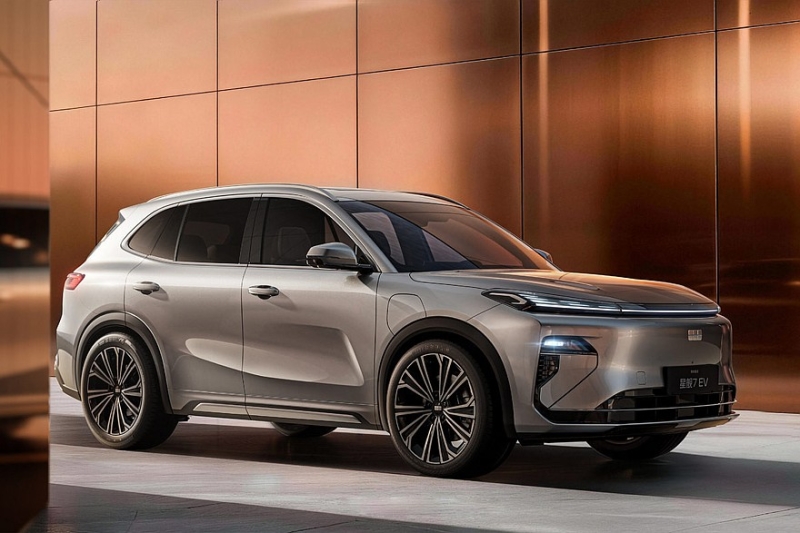 Кроссовер Geely Galaxy Starship 7, который доступен и в России: анонсирована новая версия