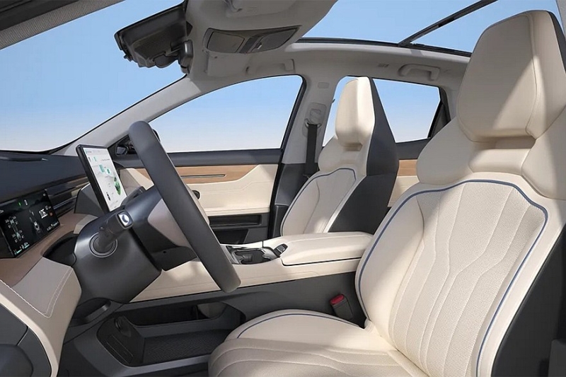 Кроссовер Soueast S06 стартует в России: есть полный привод