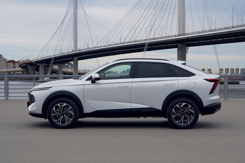 Купеобразный кроссовер Haval F7x обновили в России: комплектации и цены