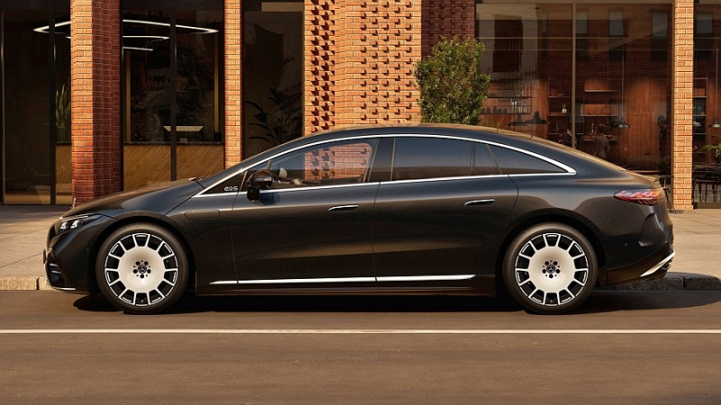 Mercedes-Benz EQS: второй рестайлинг, долгожданные 800 вольт и руль по проводам