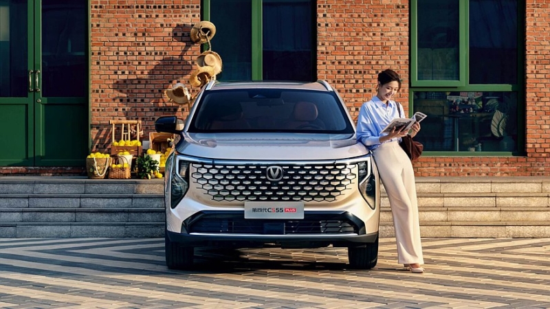 На российский рынок готовится выйти Changan Uni-S нового поколения