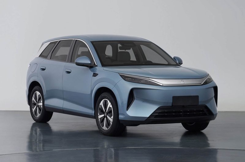 Новый кроссовер BYD Atto 3 для Китая готовится к премьере