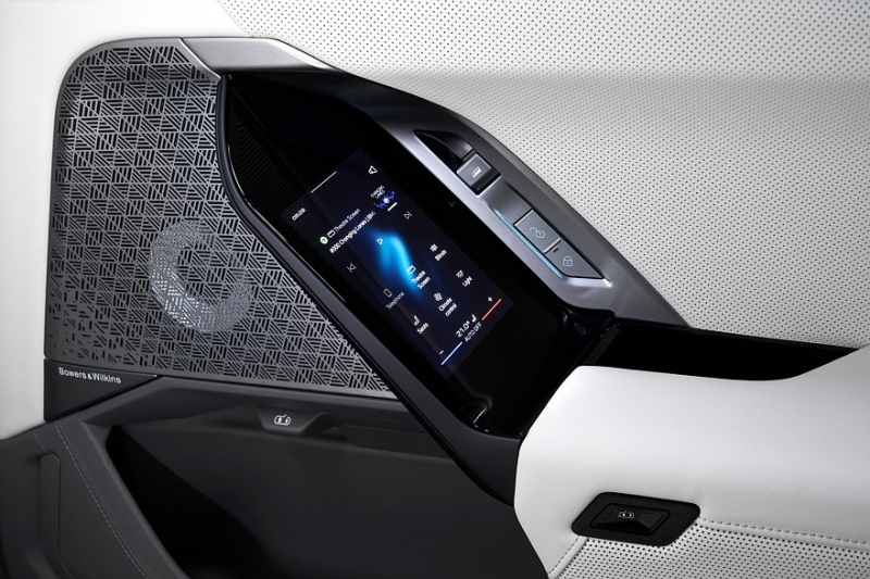 Обновлённый BMW 7 Series: без повышения напряжения, зато с остромодным салоном