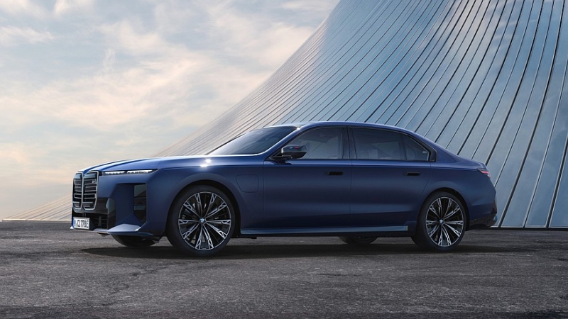 Обновлённый BMW 7 Series: без повышения напряжения, зато с остромодным салоном