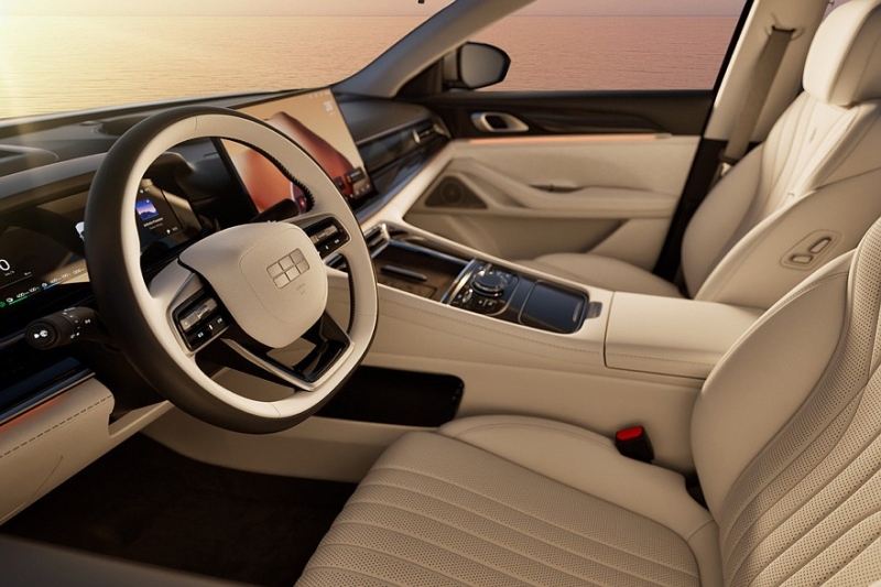 Представлен седан Geely Galaxy Starshine 7: недорого, богато, есть полный привод