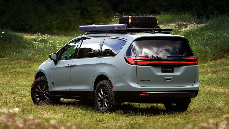 &laquo;Приключенческий&raquo; минивэн Chrysler Pacifica Grizzly Peak может пойти в серию