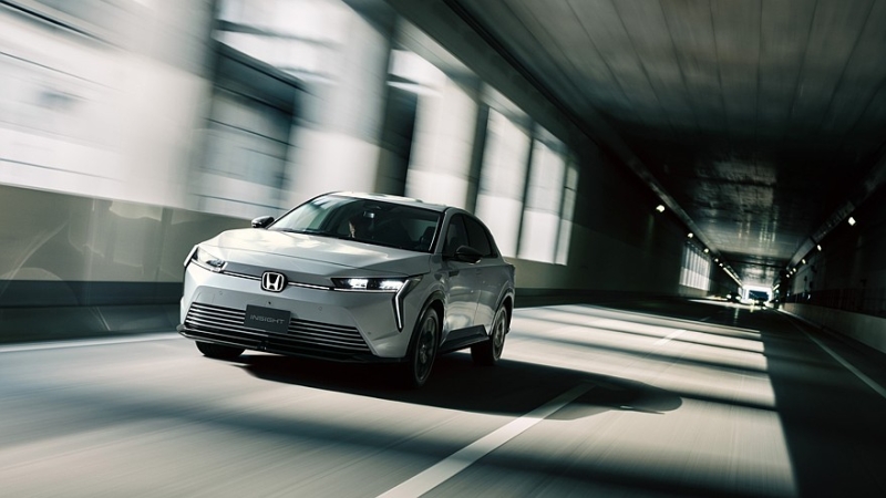 Продажи кроссовера Honda Insight стартуют в Японии, цена известна