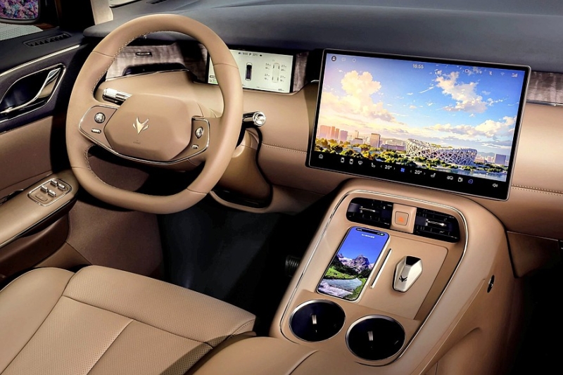 Роскошный, но дешевле конкурентов: минивэн Arcfox Wendao V9 полностью рассекречен